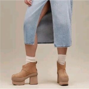 UGG New Heights Mini Platform Boots Chestnut Suede Block Heel NWT
